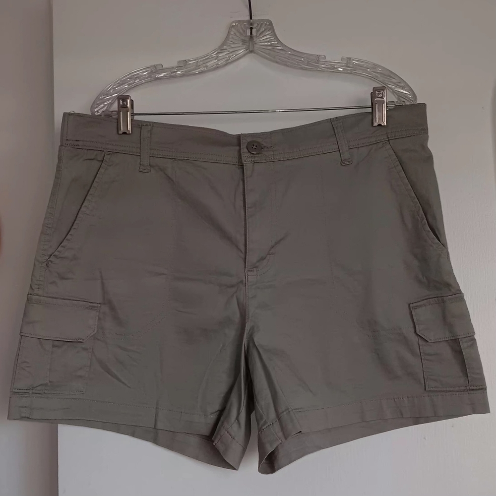 Lee Women's Cargo Shorts - Olive